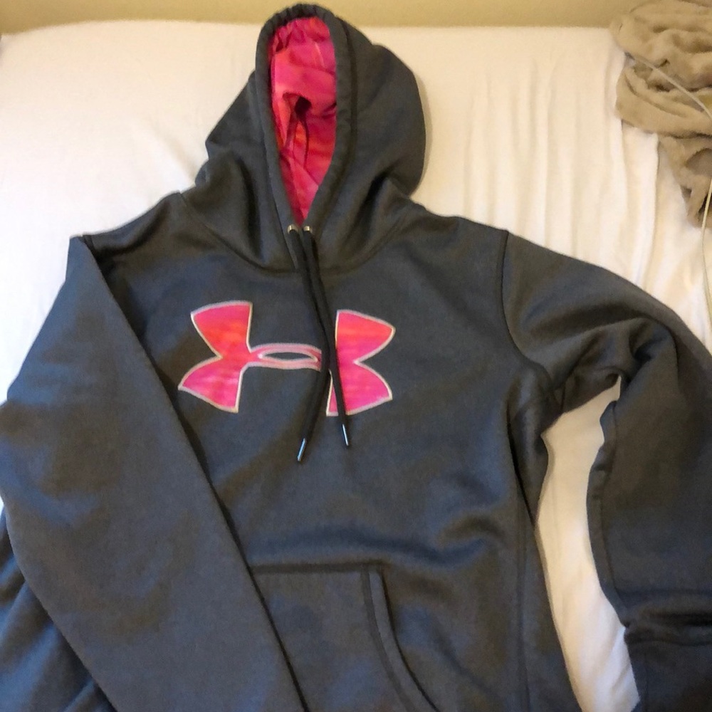Amazing condition. Under armor hoodie.